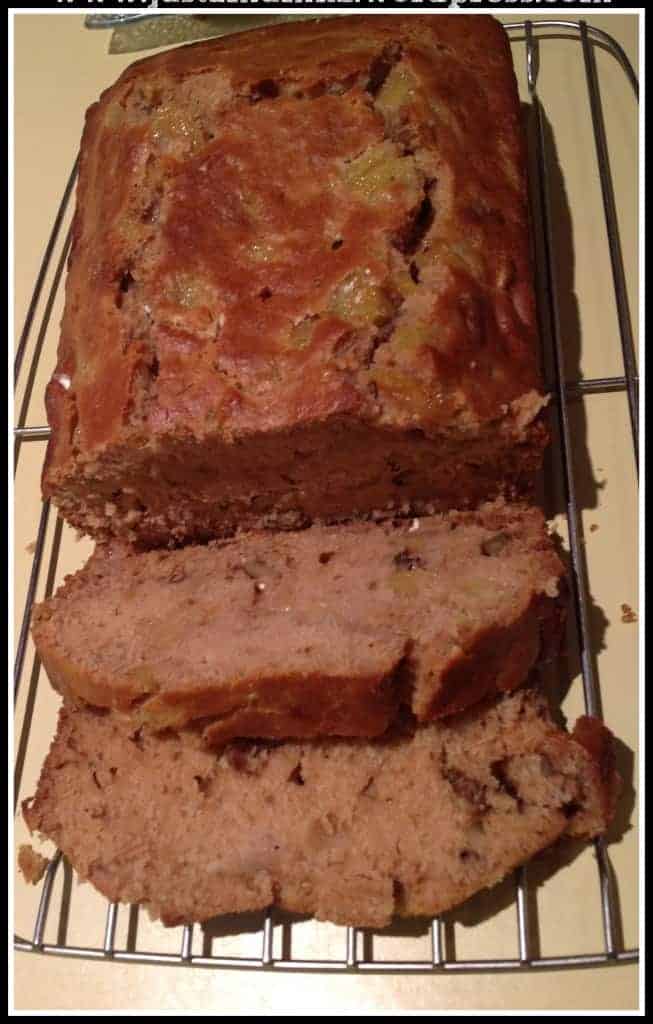 feijoa loaf sliced