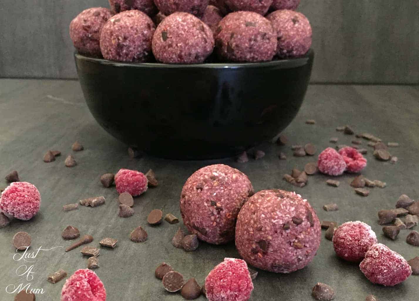 raspberry-chocolate-bliss-balls-3