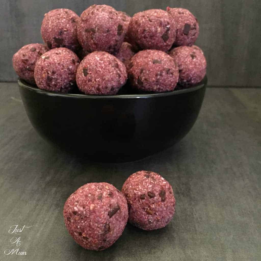 raspberry-chocolate-bliss-balls