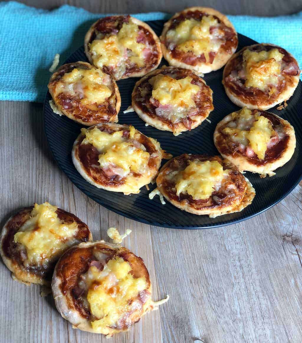 2 Ingredient Mini Pizzas 