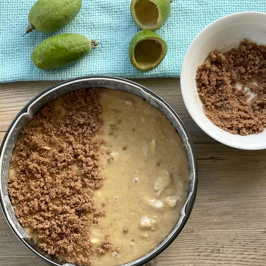 How to make sugar cinnamon crunch topping for feijoa cake 