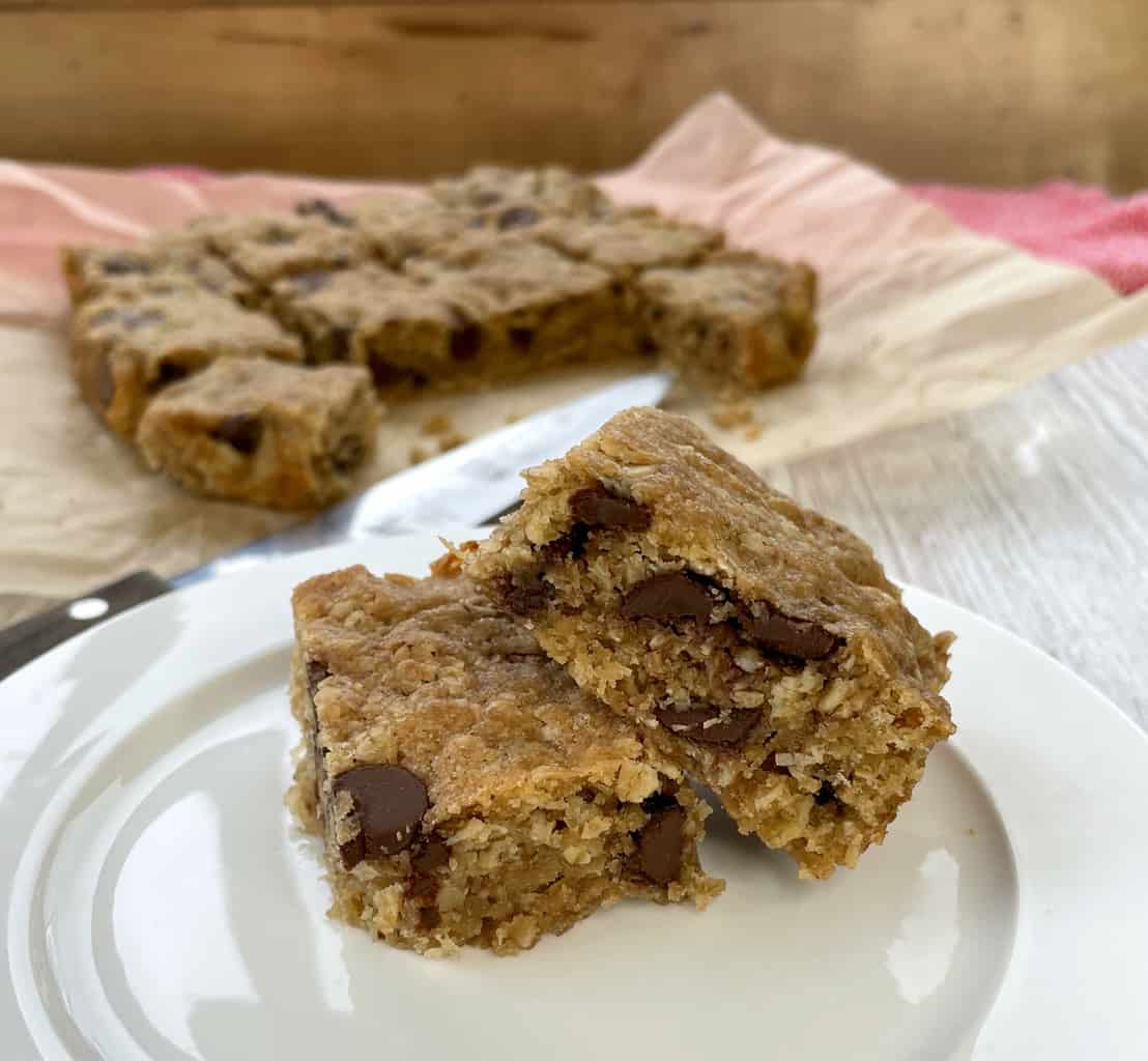 Two pieces of Easy Oat Slice 