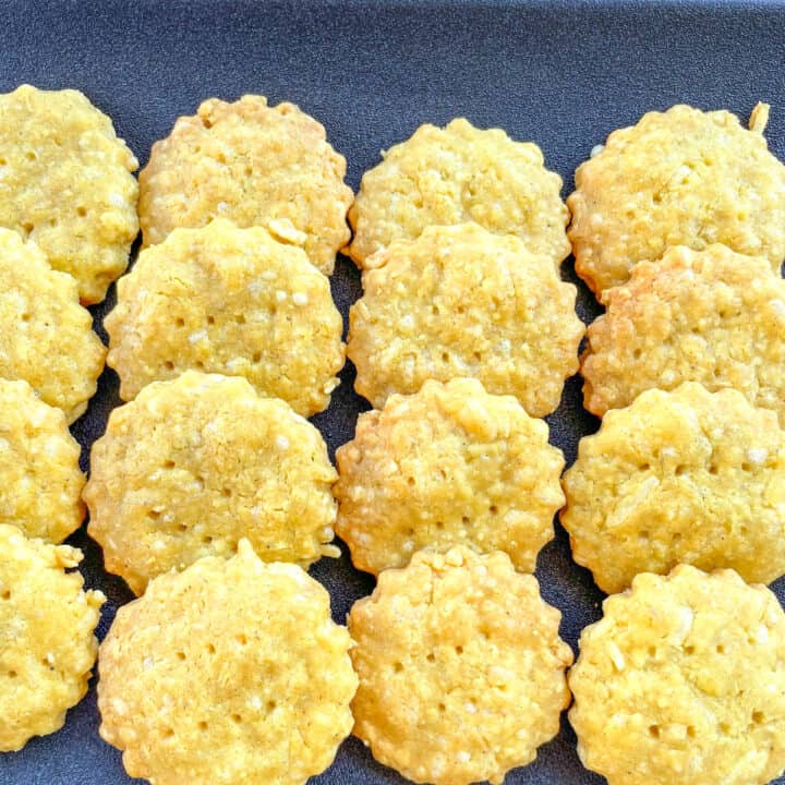 Curried Cheese Crackers