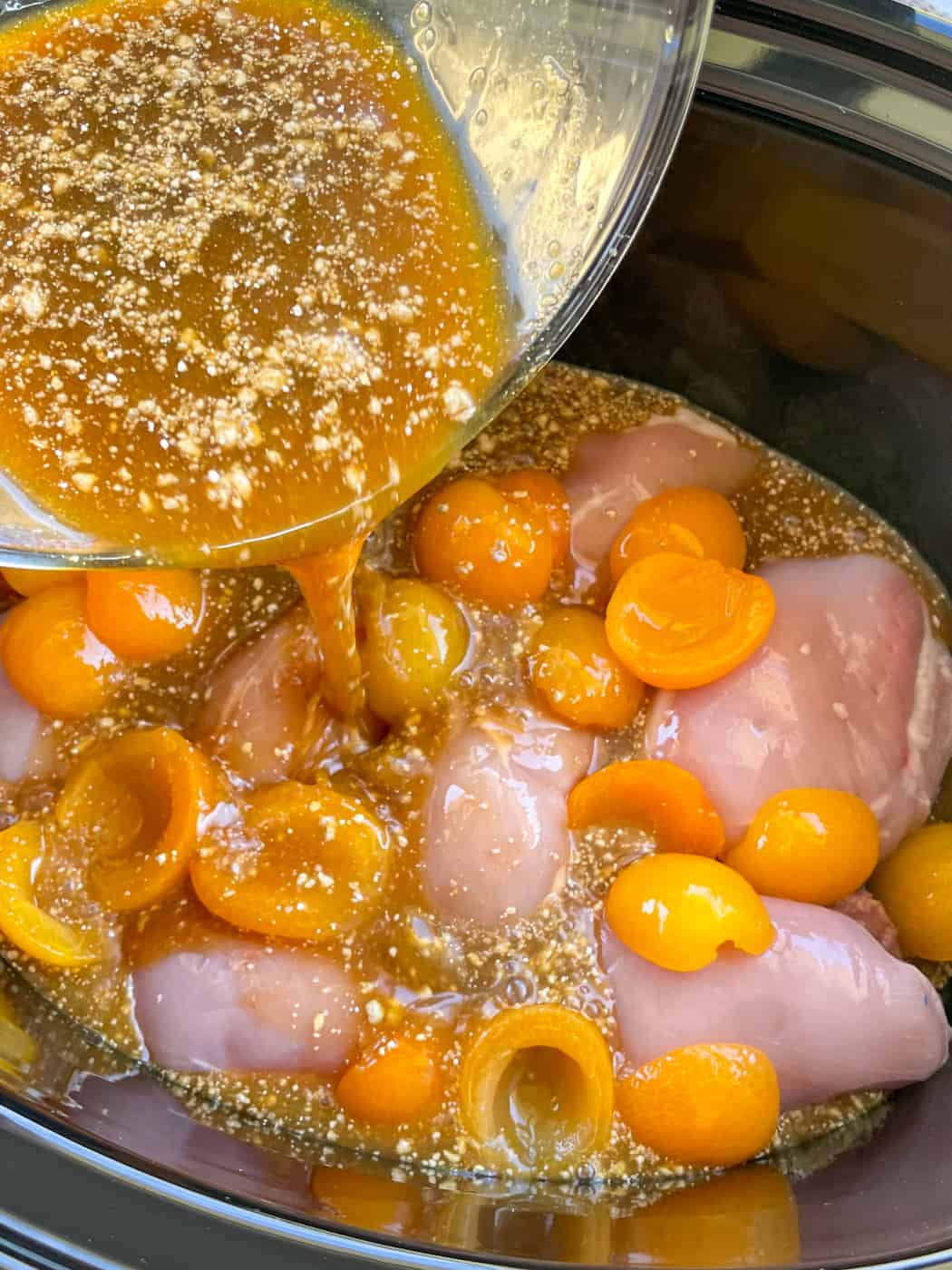 How to make slow cooker apricot chicken 