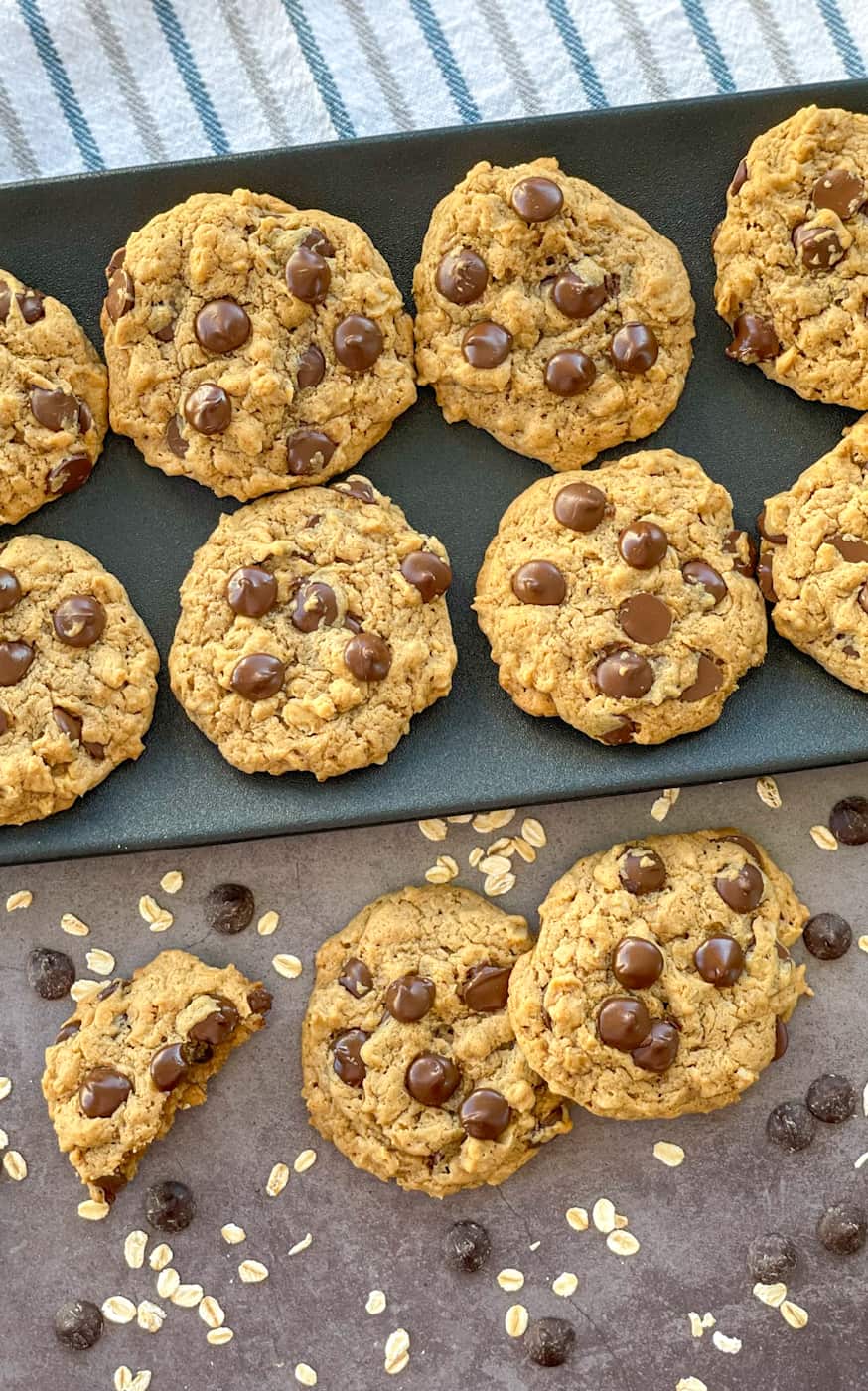 flourless peanut butter chocolate and rolled oats cookies 