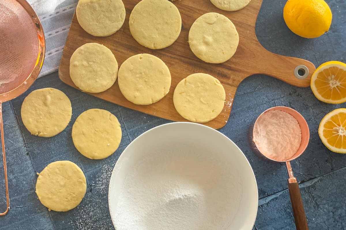 How to make lemon icing for shortbread 