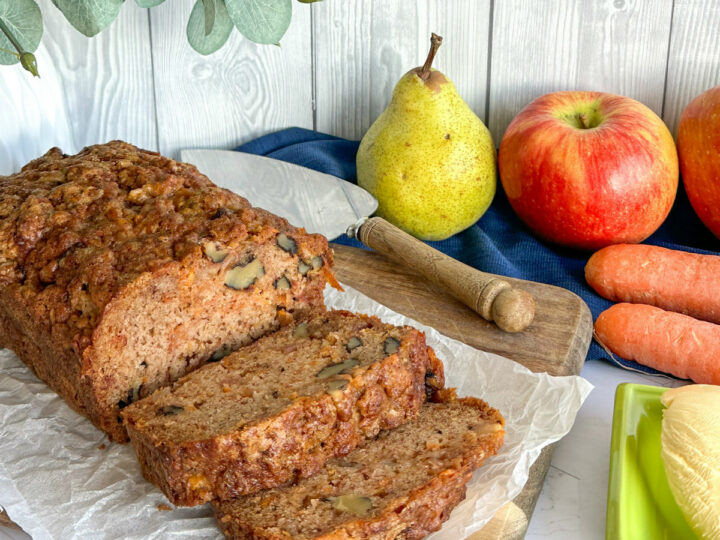 Spiced apple and carrot mini loaves