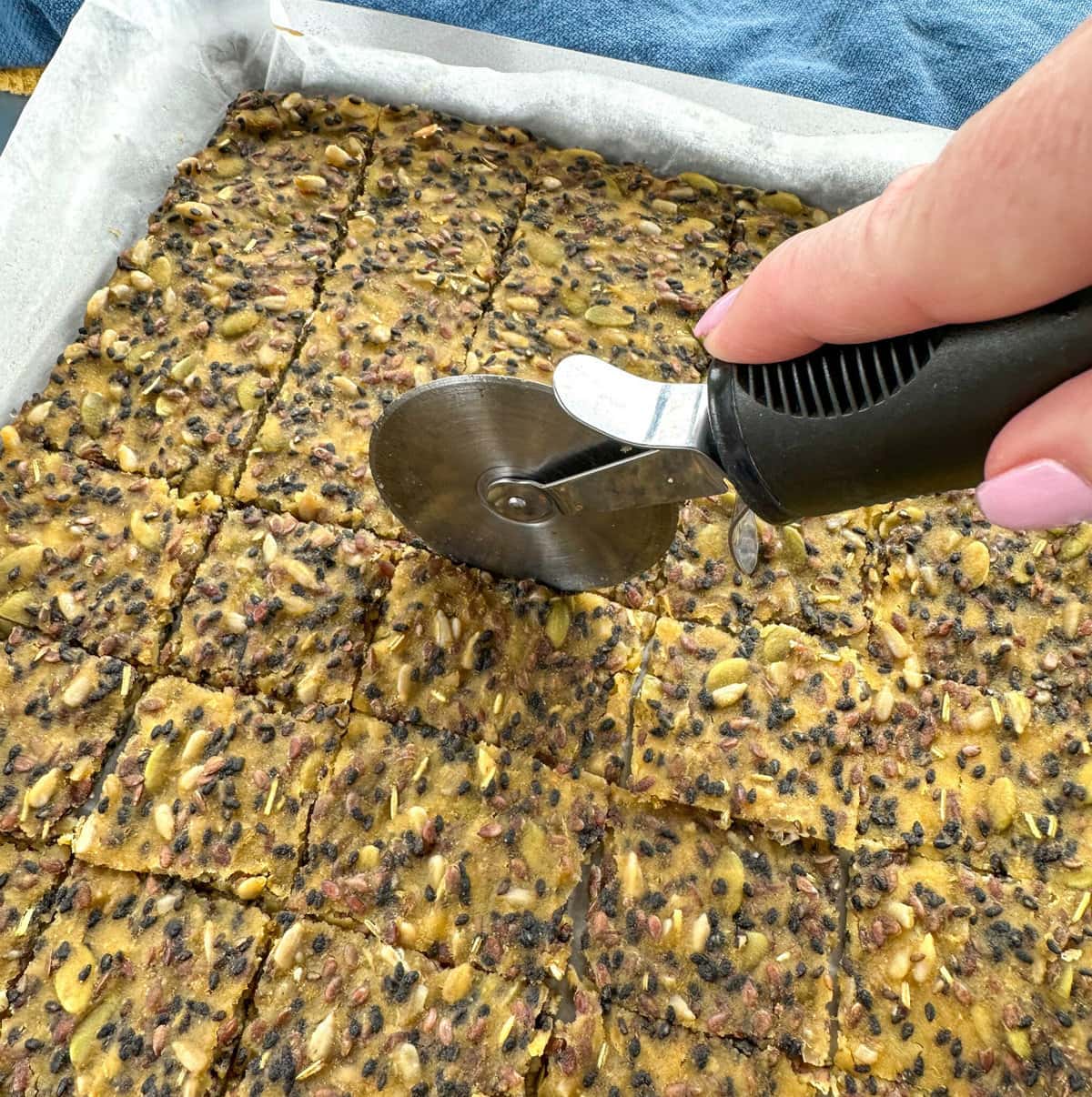 How to cut crackers half way through the baking time with a pizza cutter