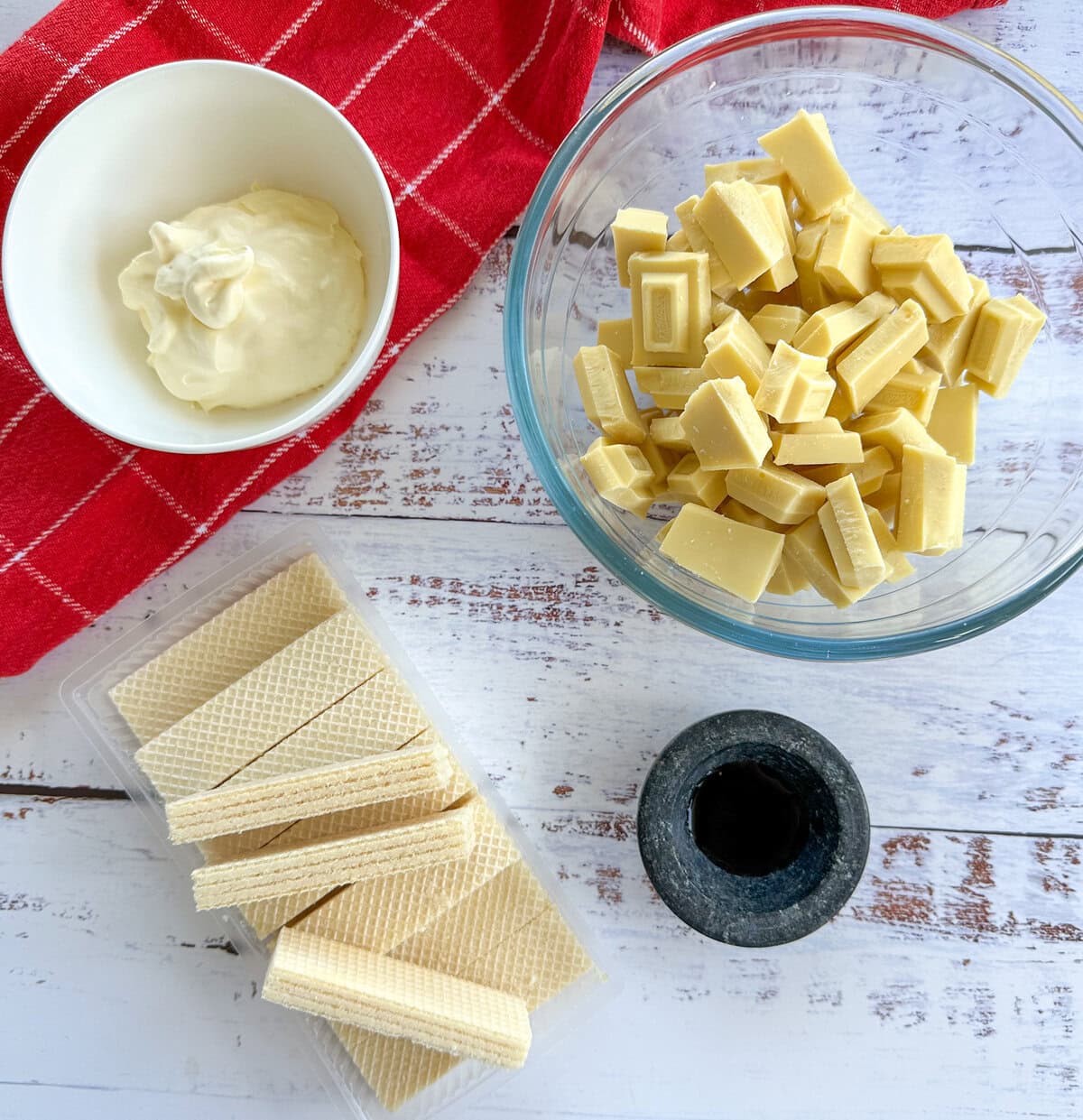 Ingredients needed to make white chocolate truffles